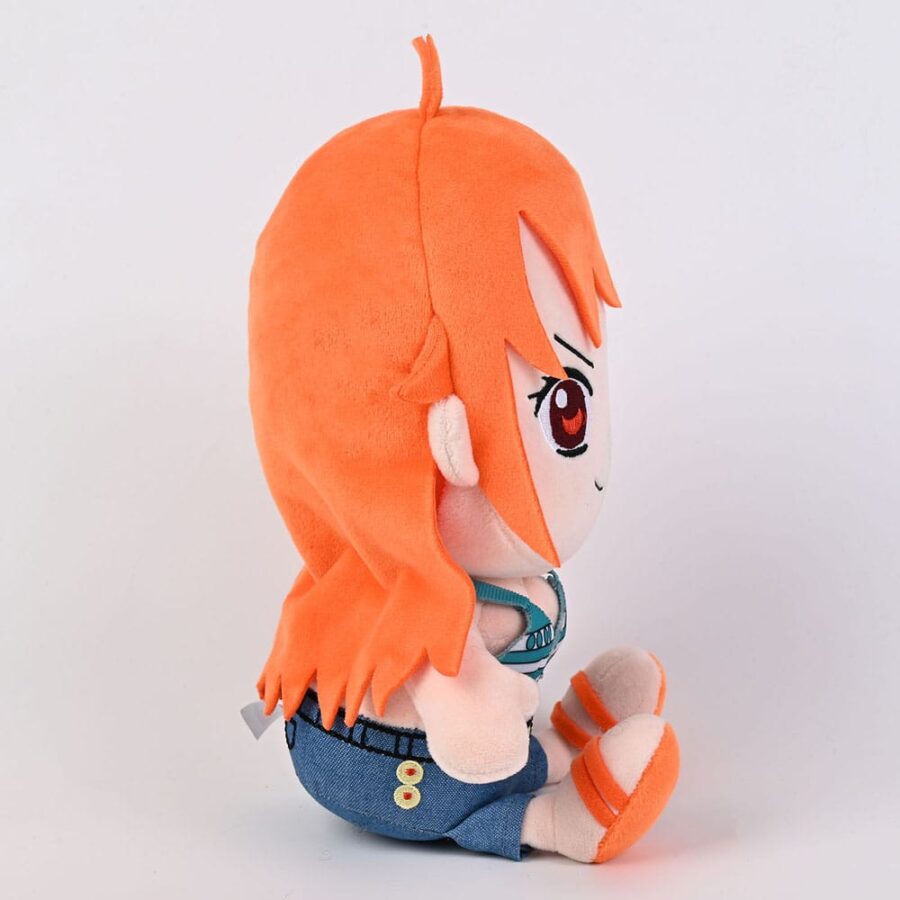 One Piece Nami Pehmik 25 cm - Image 3